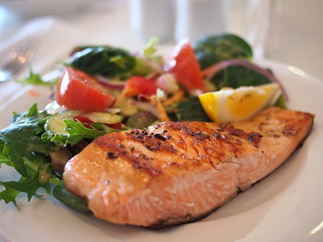 Image of a salmon meal with salad